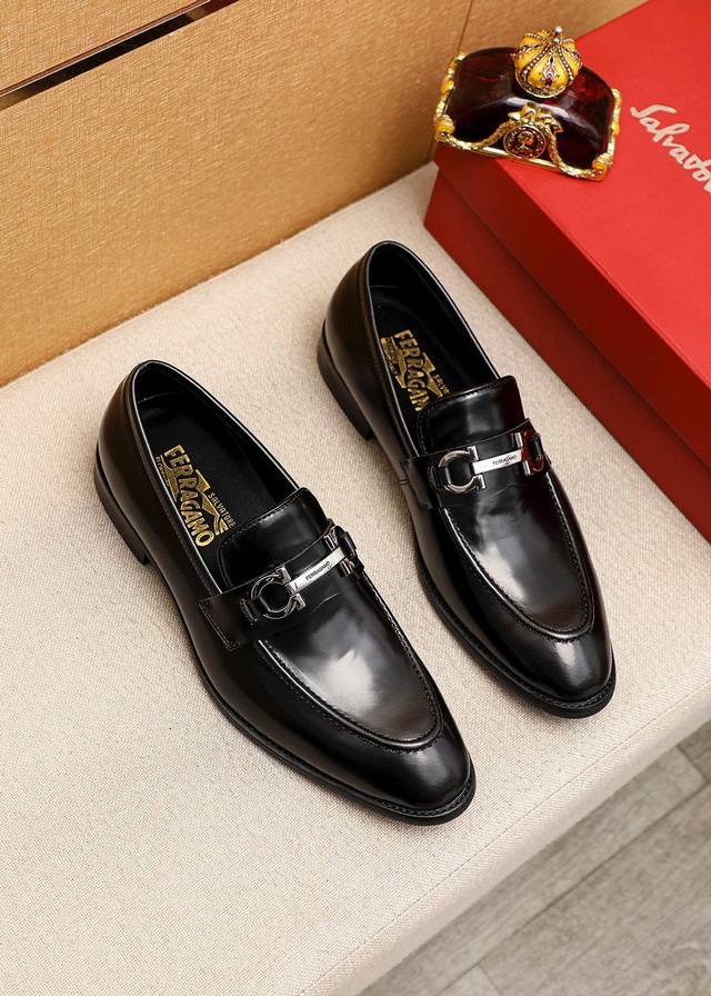 Product trademark: Ferragamo Salvatore Ferragamo casual leather shoes Standard