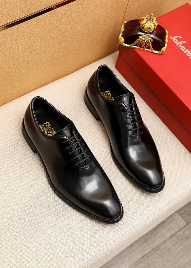 Product trademark: Ferragamo Salvatore Ferragamo business leather shoes Regular