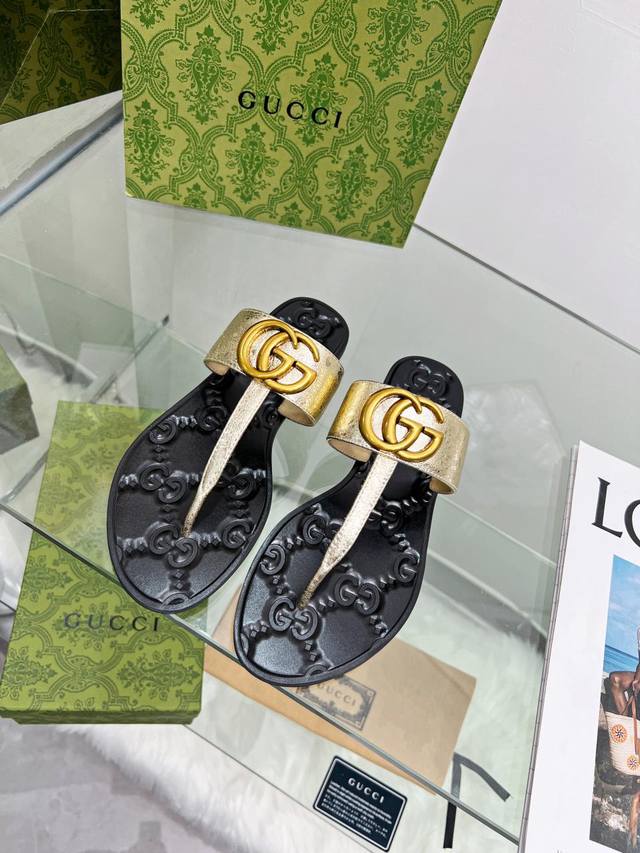 Gucc! Gucci's latest flat flip-flops are now available. 1:1 replicas of the orig