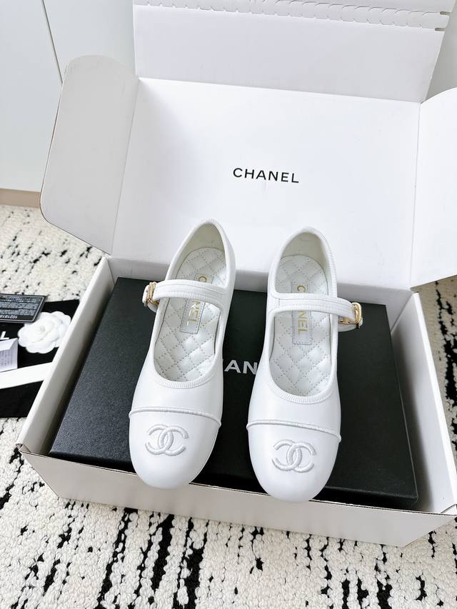 Factory-made, sourcing-grade Chanel 25A Mary Jane flat ballet slippers are goin