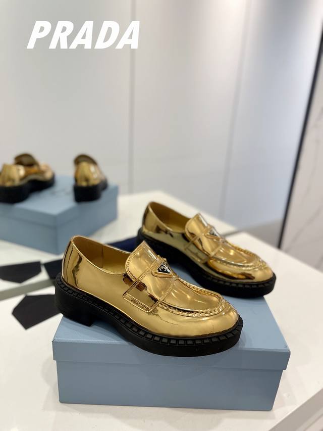 Factory Price: Premium Edition Prada British Retro Design, Classic and Enduring