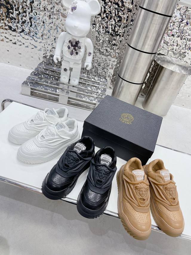Factory Price Versace Odissea fashionable leather casual sneakers. These lightw