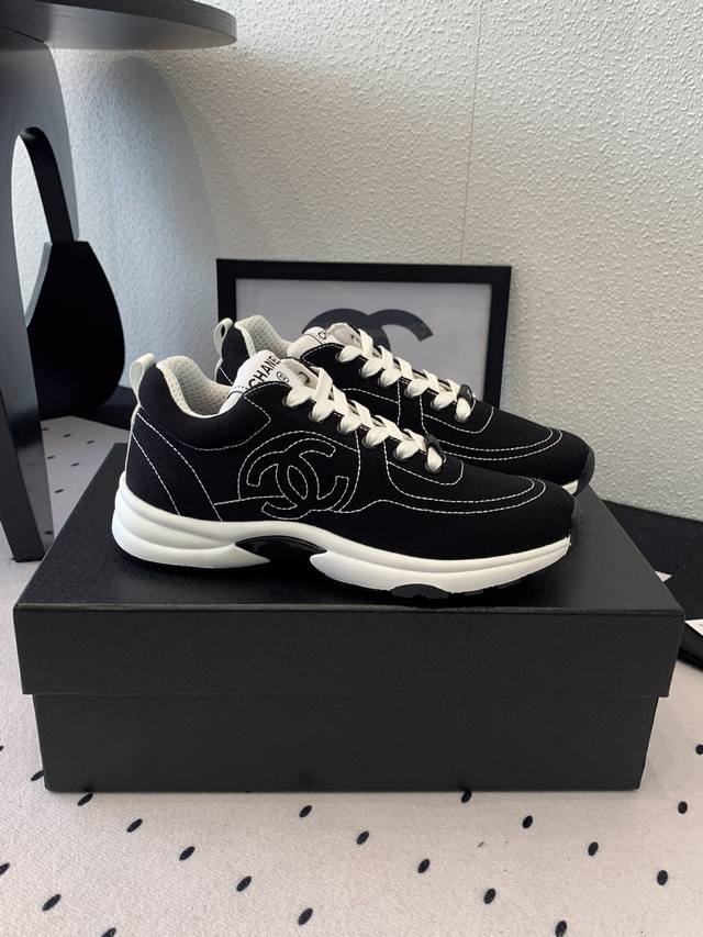 Top-of-the-line new casual sneakers, the latest special colors, incredibly beaut