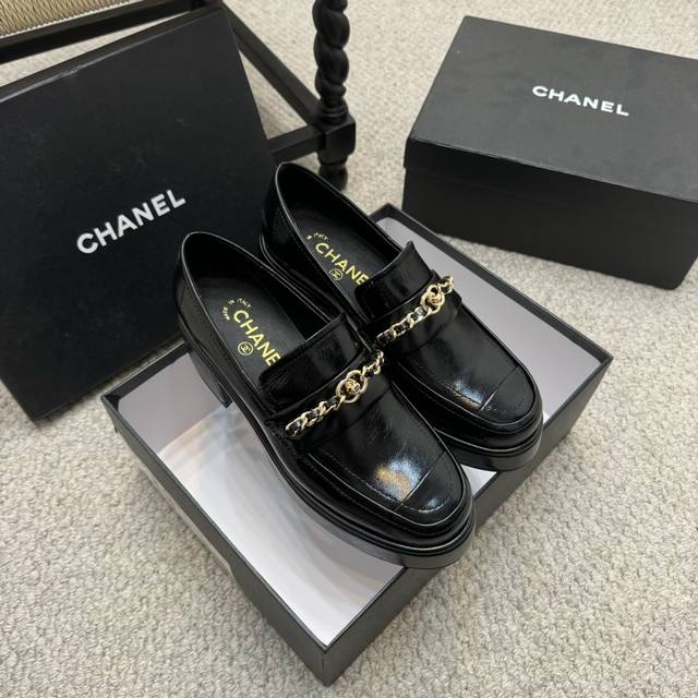 Available at the counter! Chanel's new Autumn/Winter 24 thick-soled women's sho