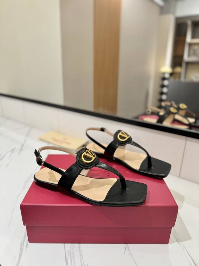 Factory price Pp: Valentino's latest style new V-buckle thong sandals, 1:1 repli