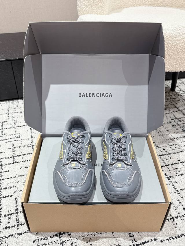Top-of-the-line couple's model Balenciaga 25 latest Hamptons series couple's mod