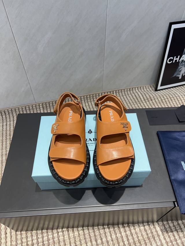 Factory: Exclusive premium couple's edition Chanel L 2025 Vs hot-selling sandal
