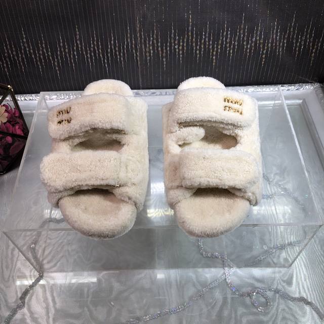 is out! Miu Mi*'s new 2025 Fall/Winter double-strap Velcro thick-soled wool sli