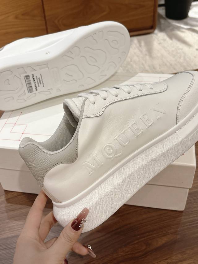 Latest thick-soled, lettered white sneakers, leather, men's size DDD, high-quali