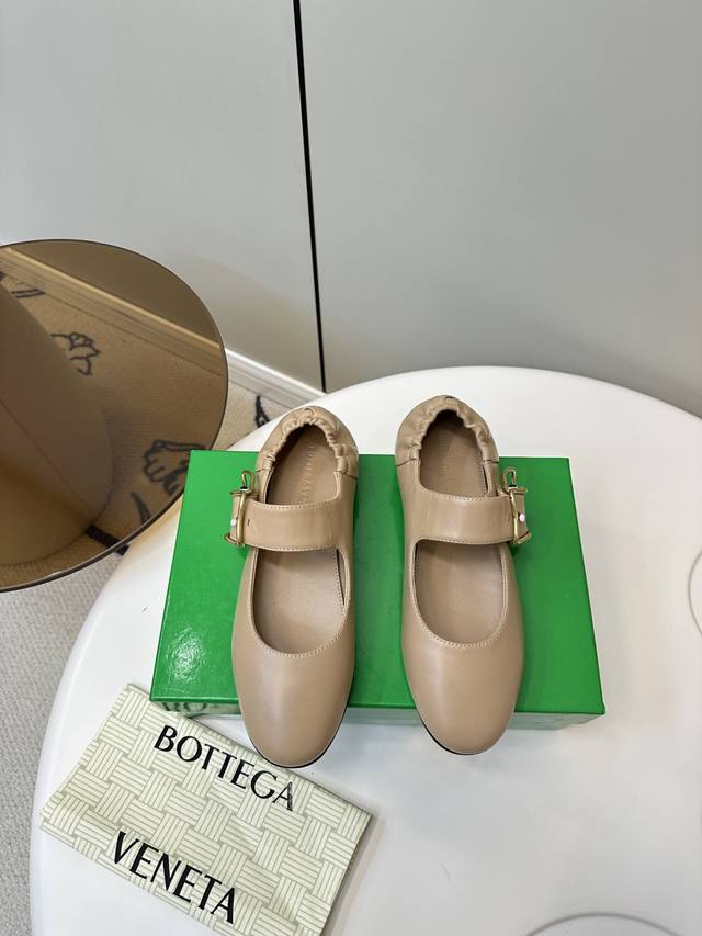 Botteg* Veneta Spring/Summer 2025 Mary Jane Mules DDD. Are all of Bv's items sup