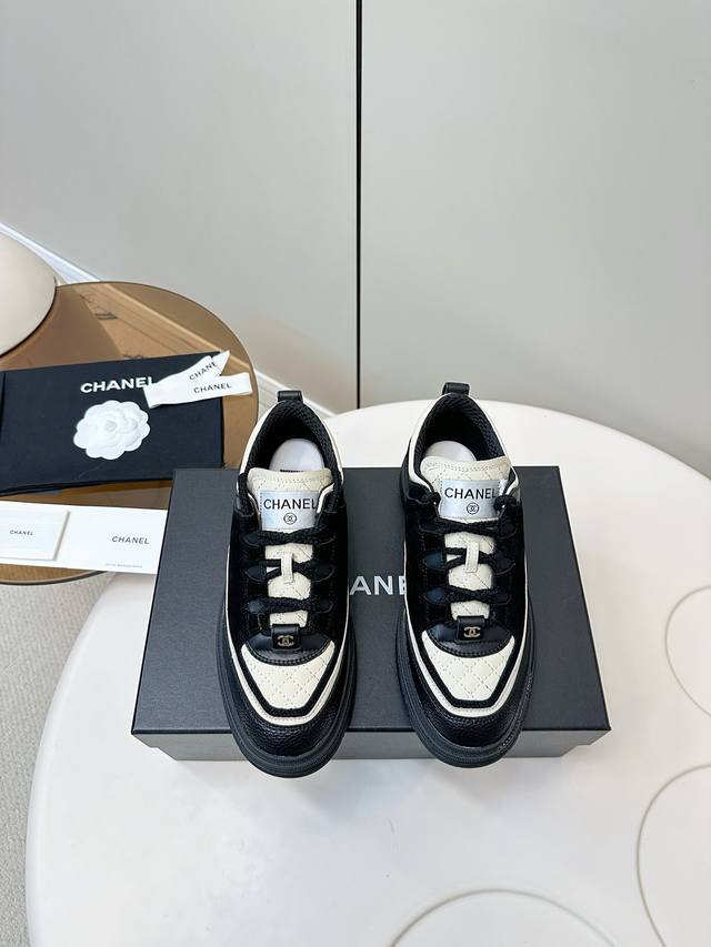 Chanel 25C early spring vacation new casual shoe P DDD. A comfortable pair of sh
