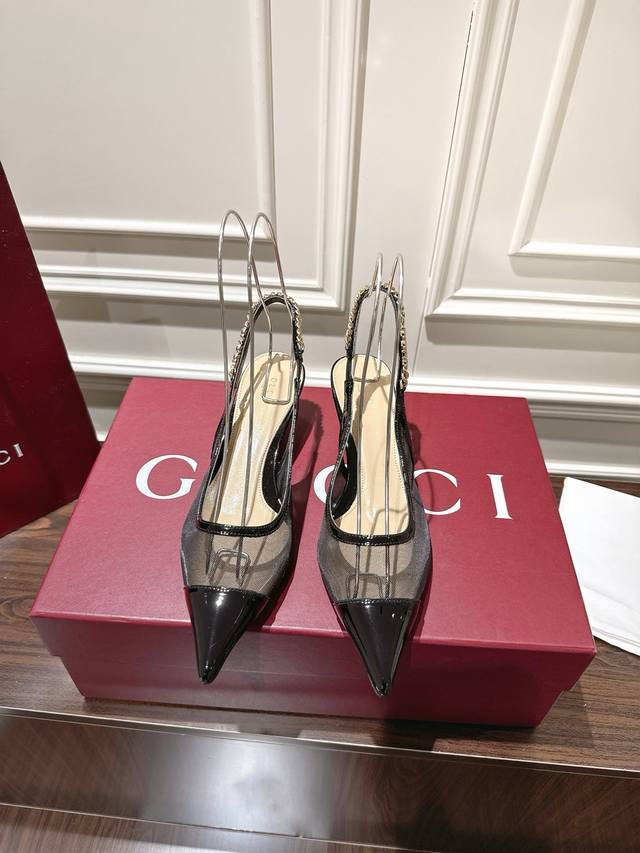 Gucci's new early spring pointed mesh chain high-heeled sandals. This series emb