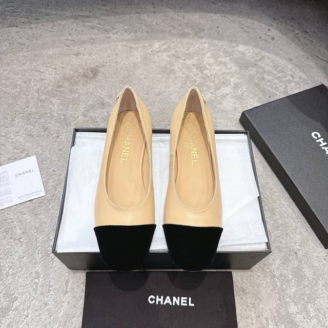 Chanel 25A Early Fall new Chanel Pearl Double C Buckle T-strap Mary Jane Shoes w