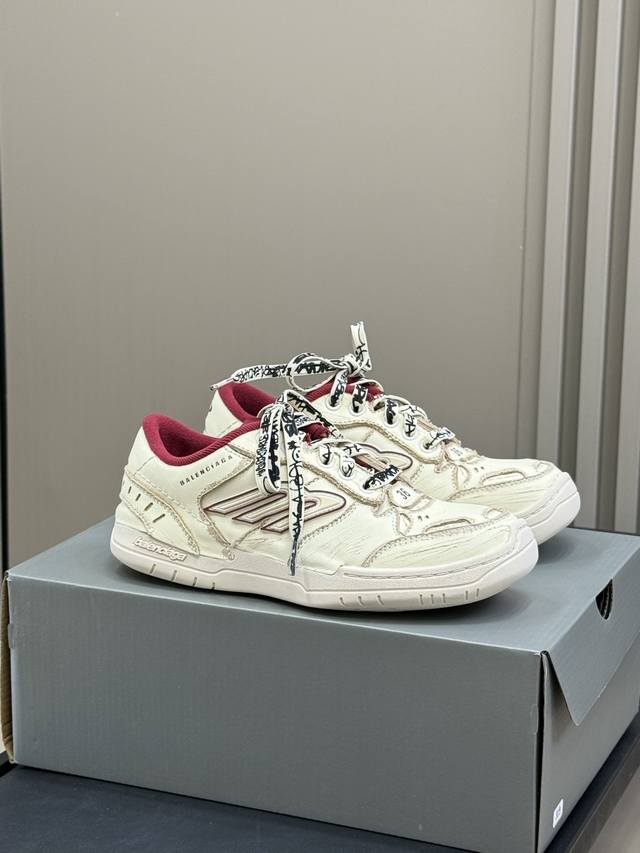 Balenciaga's latest Hamptons Sneaker, a non-runway model from the Winter25 coll