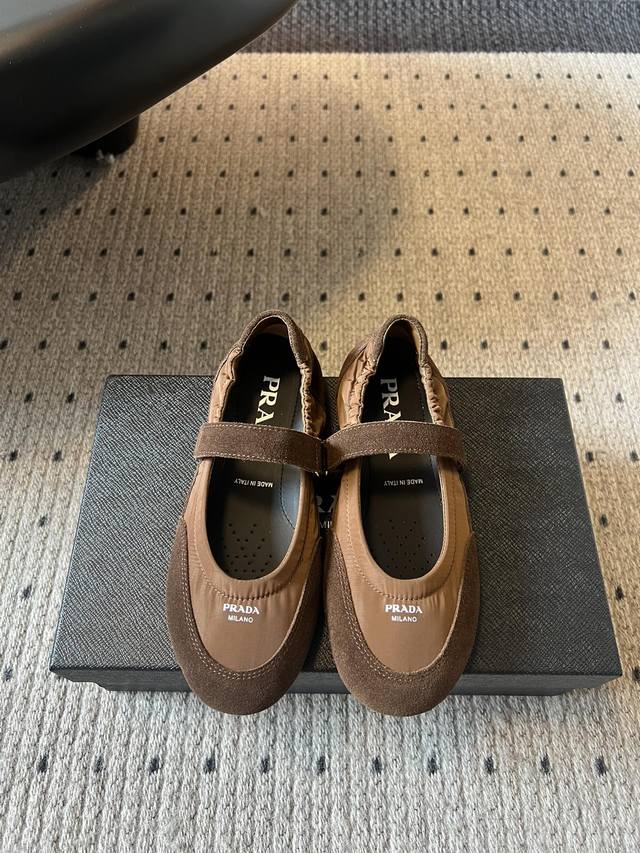 Prad* New women's suede patchwork Mary Jane shoes Prada adheres to a simple yet