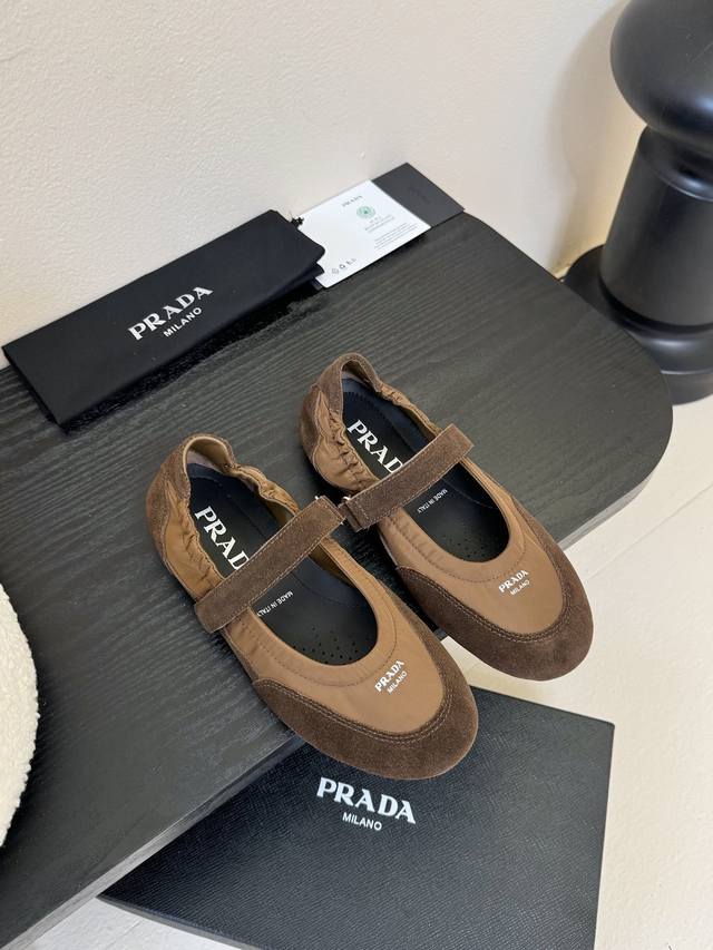 Prad* Prada runway-style lightweight casual shoes DDD. The outsole is made of im