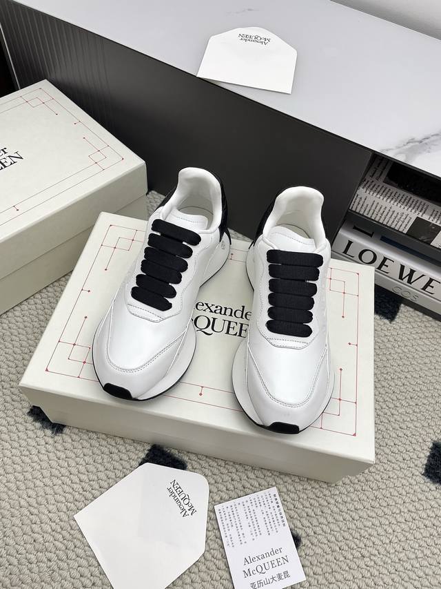 Alexander McQueen couple's style, the new Sprint running shoes (DDD) feature a