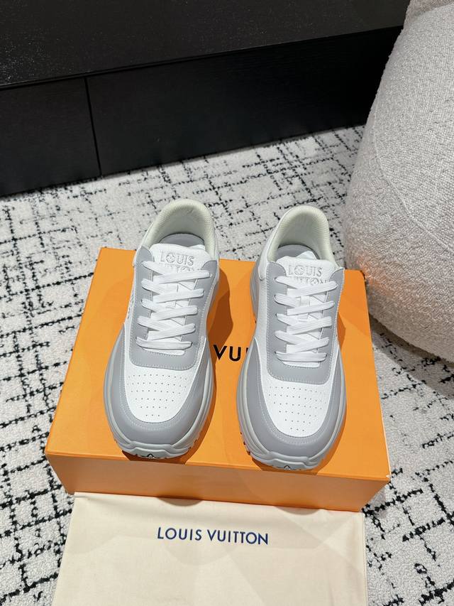 Top couple's style Lv Louis Vuitton 24 Fall's latest Discovery couple's sneakers