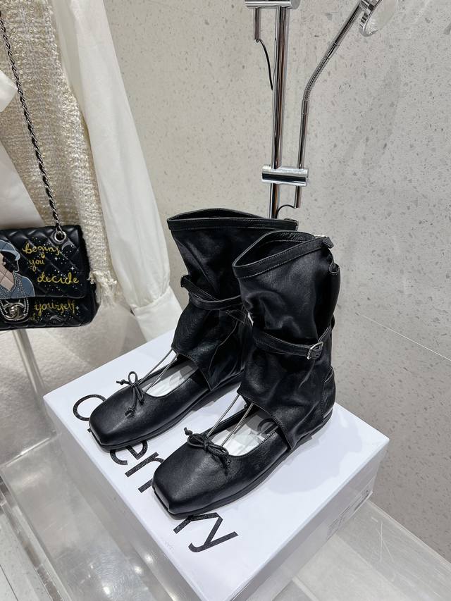 Korean niche brand Open Yy's Spring/Summer catwalk ballet pants boots DDD. I fe