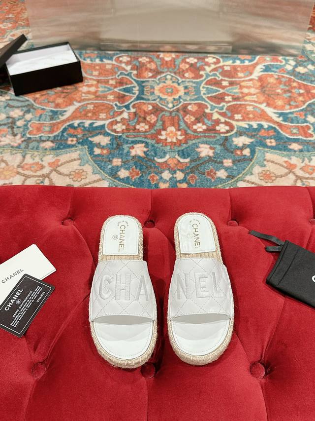 Chan E*L's new colorway is the same as the original Chanel Fisherman's Shoes cou