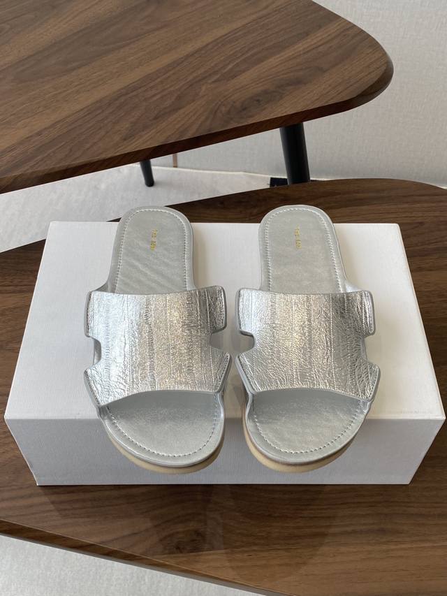 The Row 25Ss flat slippers I fell in love with these shoes the first time I saw