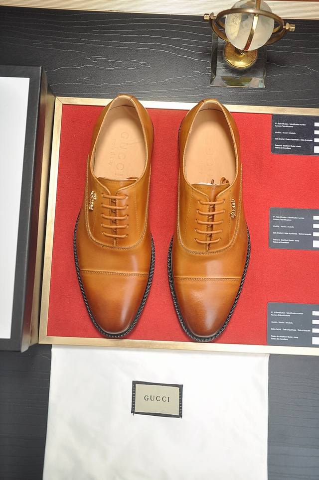 Gucci, Italy's top luxury men's shoe giant, has launched a new model with a full
