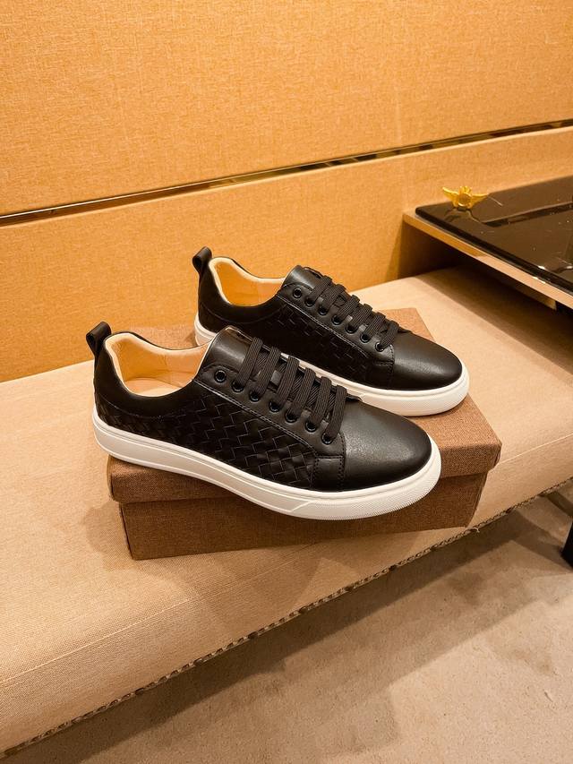 Factory P-batch Gucci men's shoes, a 1:1 replica of the high-end brand's offici