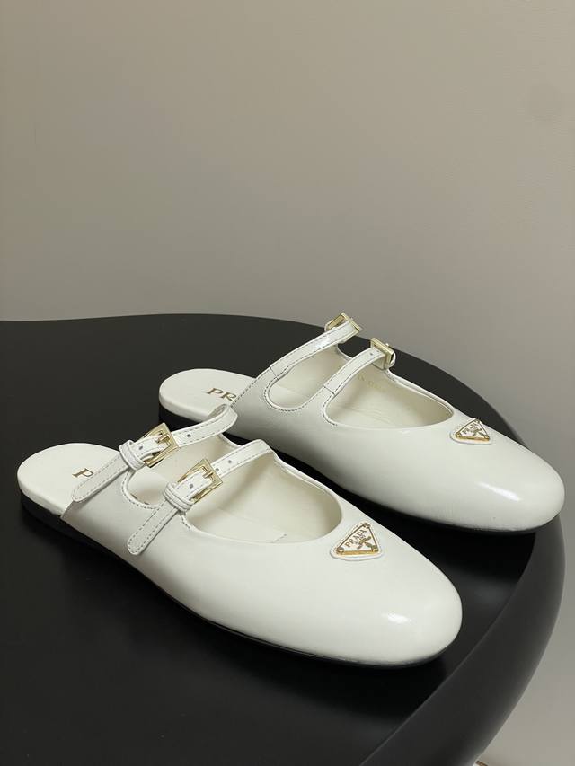 comes with airplane box 25Ss New Prada early spring wrinkled patent leather bal