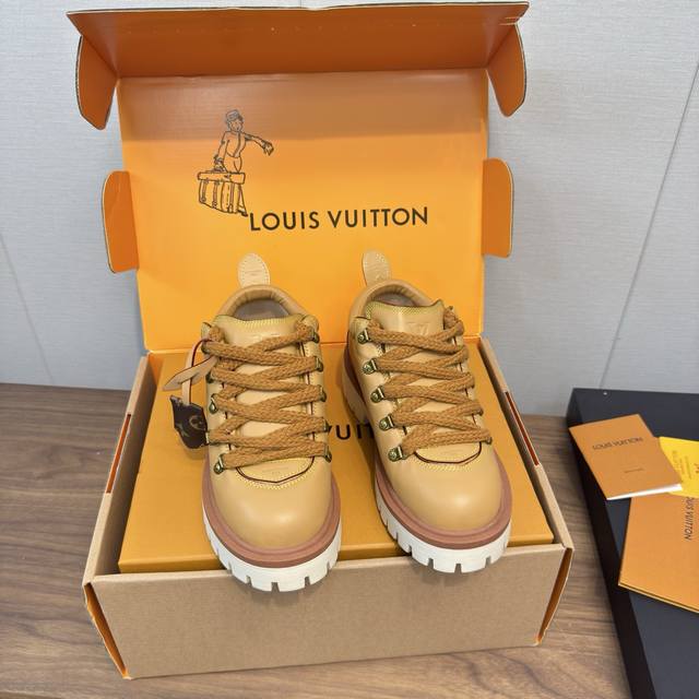 Lv Louis Vuitton 25 Fw Fall/Winter new couple's hiking boots, Derby shoes. DDD.