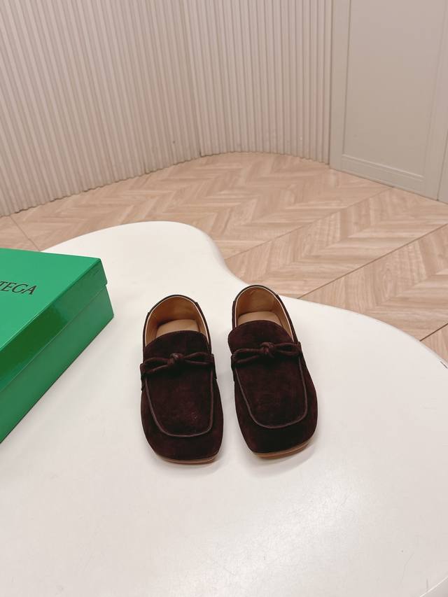 Bottega Veneta Bv25Ss new Forrest Gump shoes, a couple's pair of sneakers. Craft