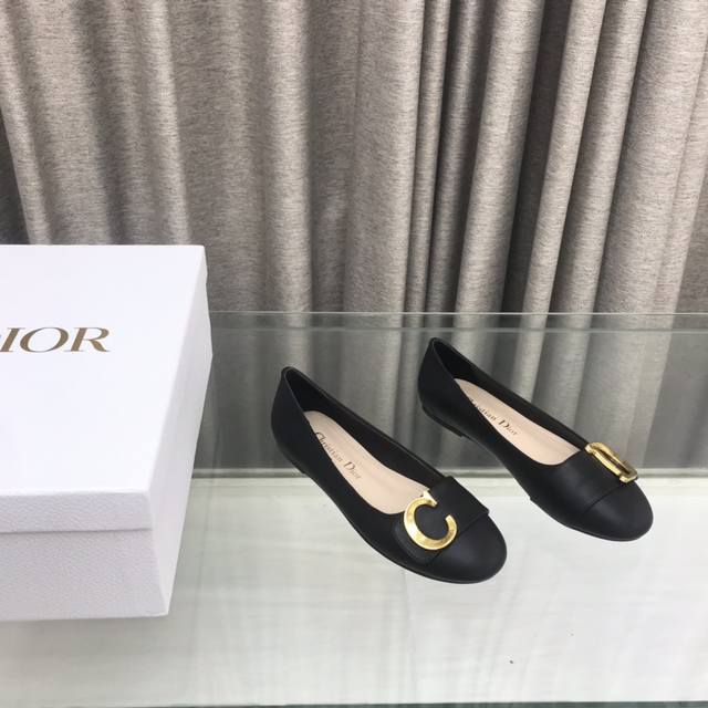 24Ss New Dio* Cd Metal Buckle Shoes These Dio* shoes are elegant and stylish. Cr