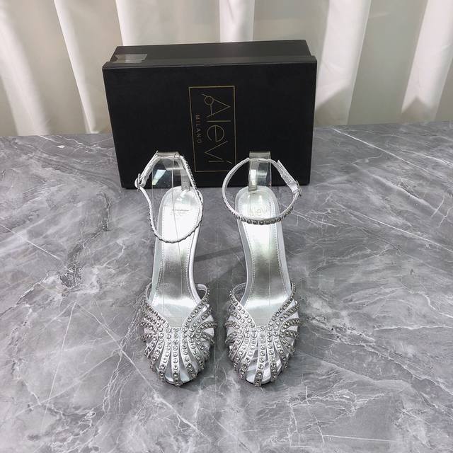 Factory price, premium quality, original design, and Alevi Mlano high heels are