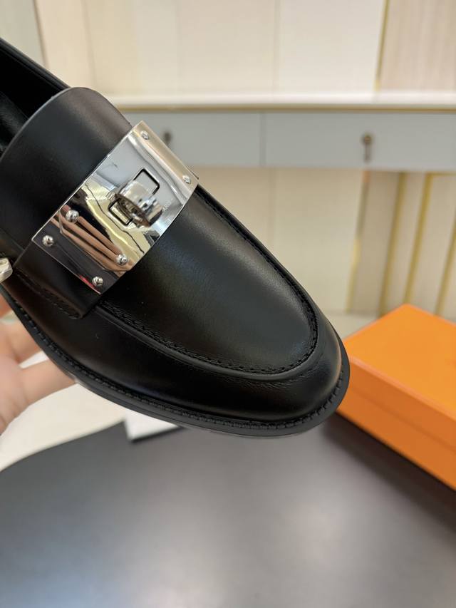 Hermes... A Eclair New Kelly+ popular series The fit is super perfect, with a ce