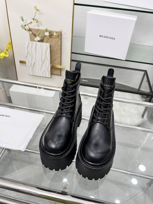 Balenciag* Balencia 25 autumn and winter platform ankle boots. 25 is not too muc