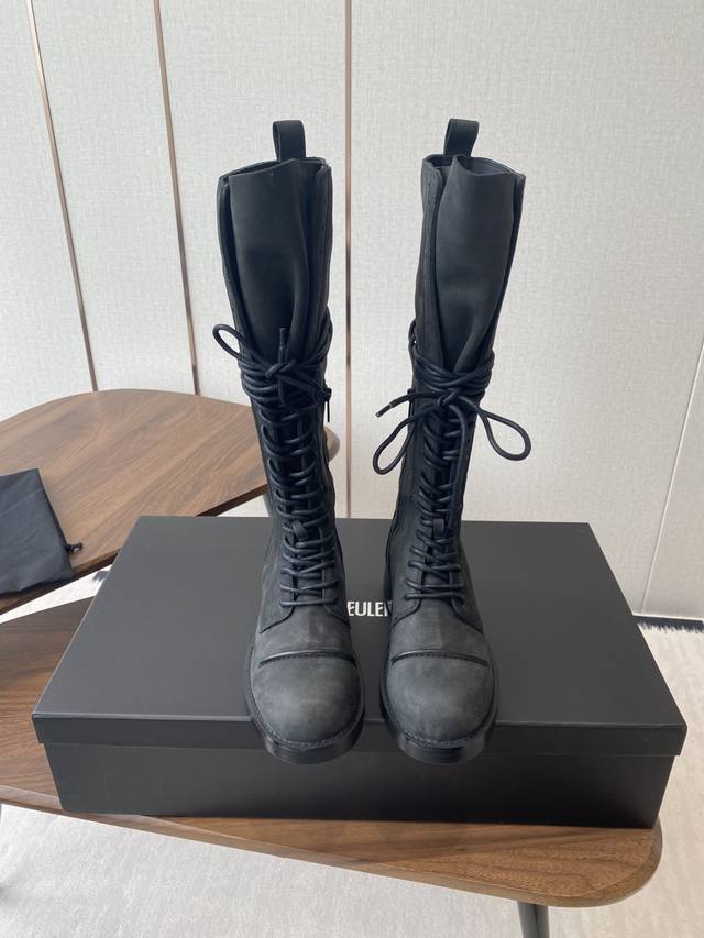 Ann Demeulemeeste* 25Ss new lace-up boots DDD. This collection creatively combin