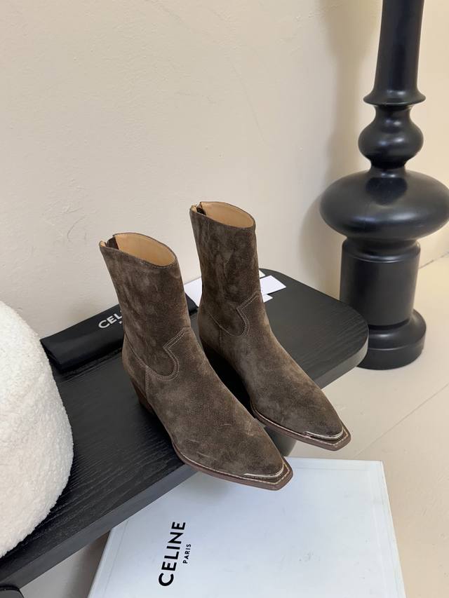 Niu Jing Cowhide Celine's latest fall/winter fashion boots, catwalk-ready styles
