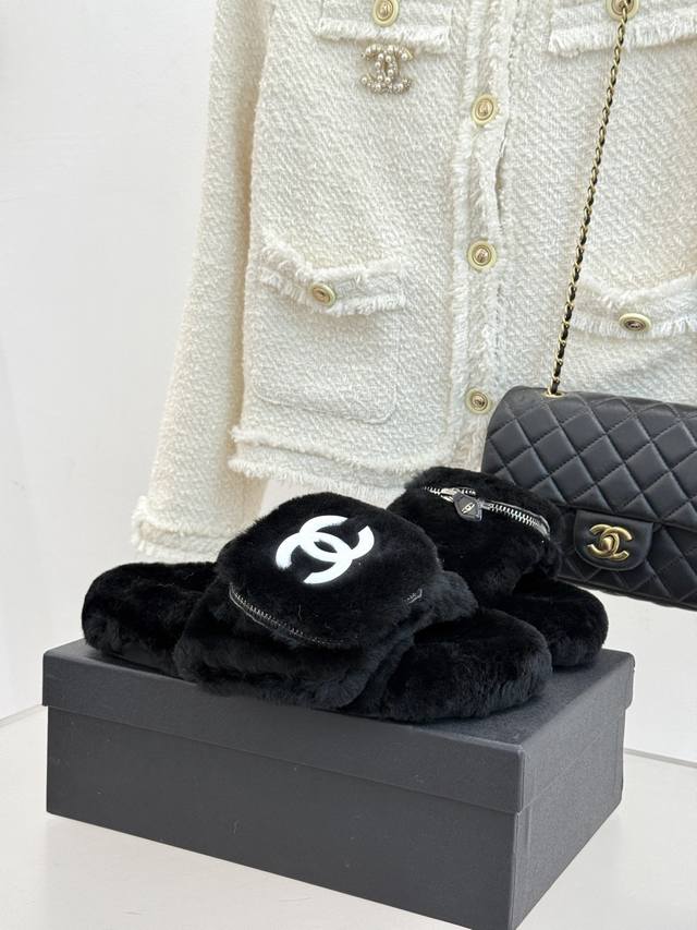 Double C Velcro Fleece Slippers A must-have fall/winter running shoe. Classic de