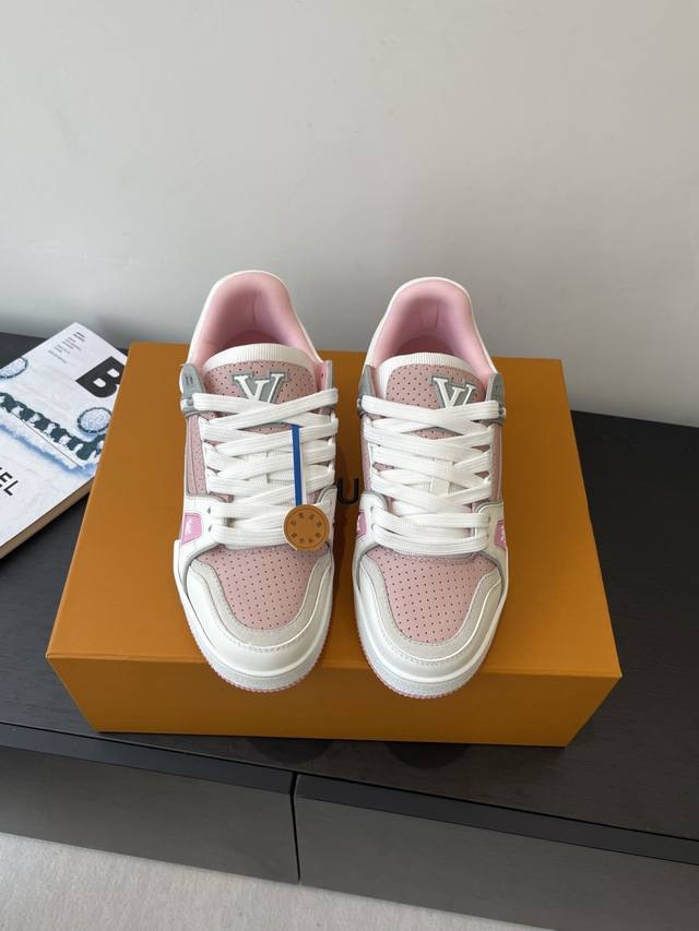 Lv Tarine Louis Vuitton sneakers and skateboard shoes for couples. Originally pu