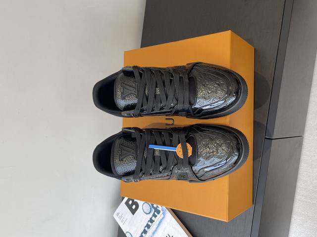 Lv Tarine Louis Vuitton men's sneakers and skateboard shoes. DDD. Originally pur