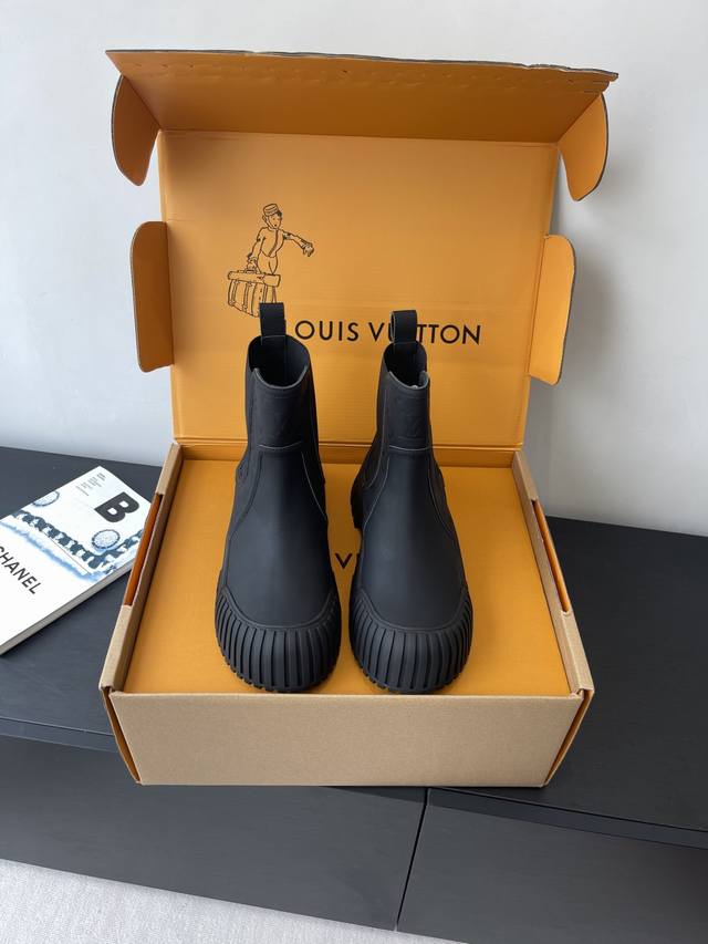 Louis Vuitton slip-on boots DDD. Casual, versatile, and fashionable. Comfortable