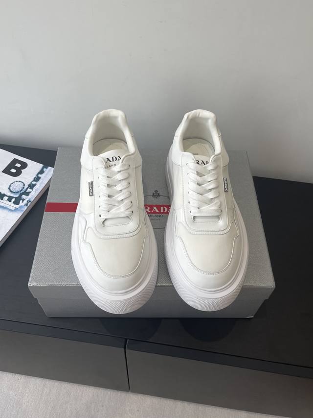 Prada 25Ss new casual thick-soled white shoes for couples DDD. Re-released with