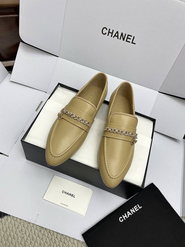 Airplane Box 10 Shopping-level Chanel 25Ss new Chanel Double C chain loafers DD