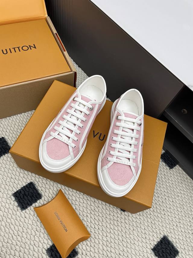 Apple Lv Louis Vuitton L's latest Lagoon series thick-soled denim with embossed