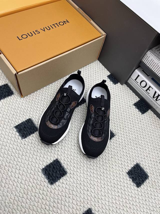 Men's 10-level Louis Vuitton L'Olympia collection, featuring the latest Silver H