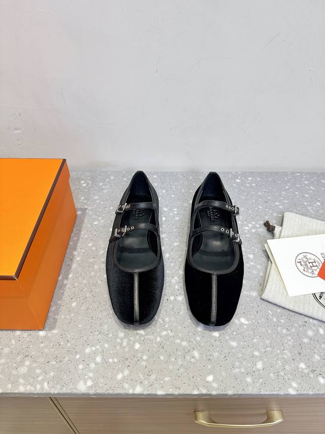 Dongguan delivery official website, synced with airplane box packaging. The new