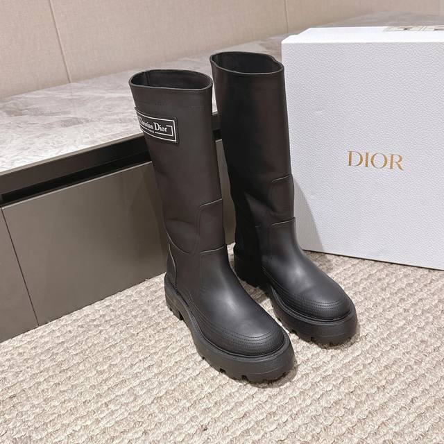 Dior 25Ss new fall/winter British-style brogue thick-soled Martin boots! The las