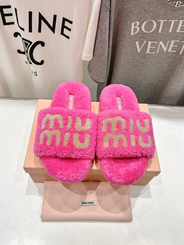 High version factory Miumiu Miu Miu 25Ss new star-style flat home fur slippers,