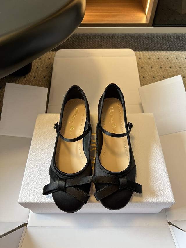 Top-quality Dio* 25Ss new bow ballet flats. ballet flats feature the classic Dio