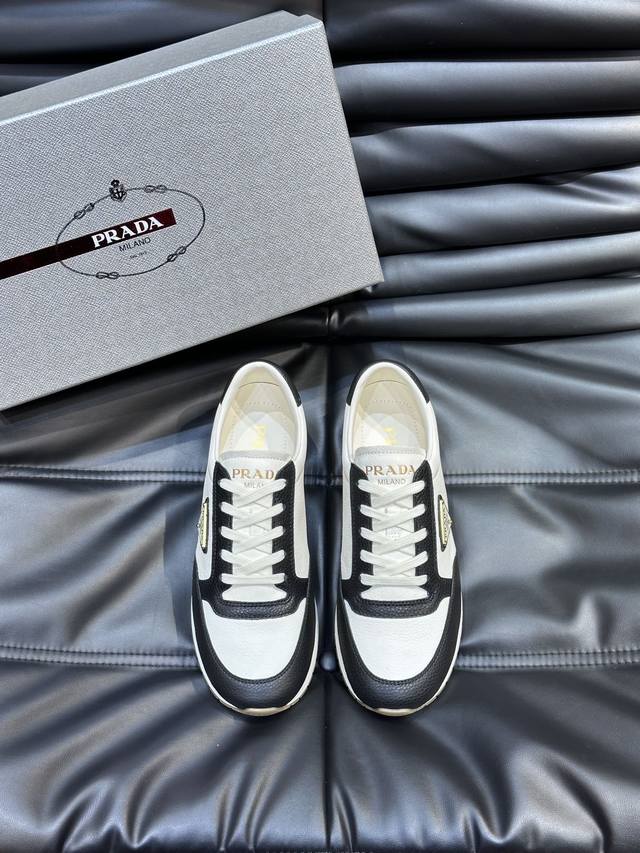 Prad* Prada's new high-end men's sneakers are designed for casual wear and versa