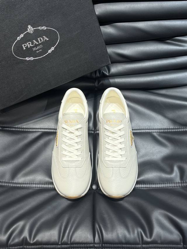 Prad* Prada's new high-end men's sneakers are designed for casual and versatile